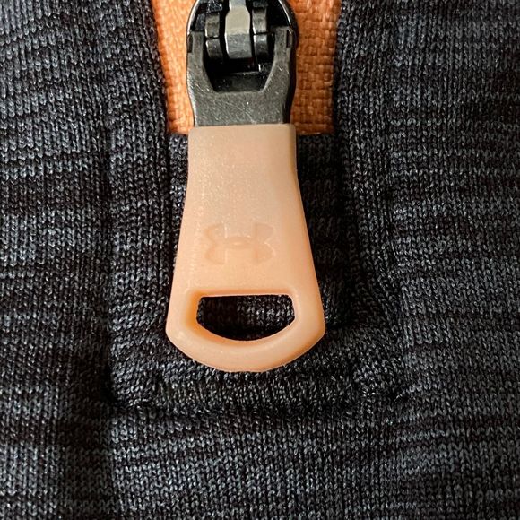 Under Armour Sweatshirt Women S Gray Pink Cold Gear 1/4 Zip Thumb Holes NWOT - Picture 10 of 13